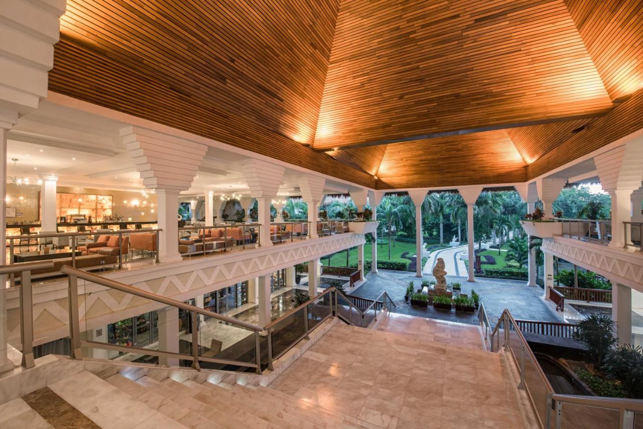 Grand Sunset Princess Playa del Carmen Esterno foto The lobby of the Taj Bengal