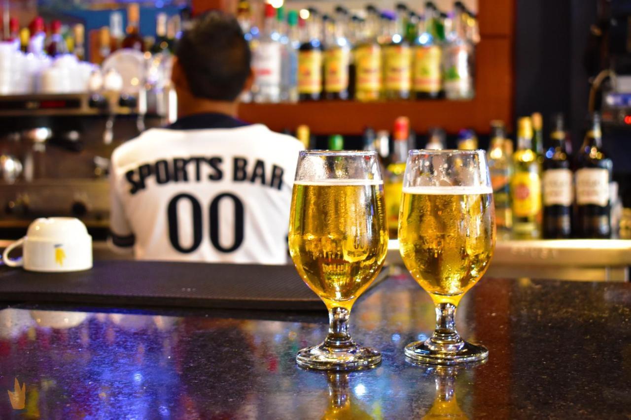 Grand Sunset Princess Playa del Carmen Esterno foto Beer at a sports bar