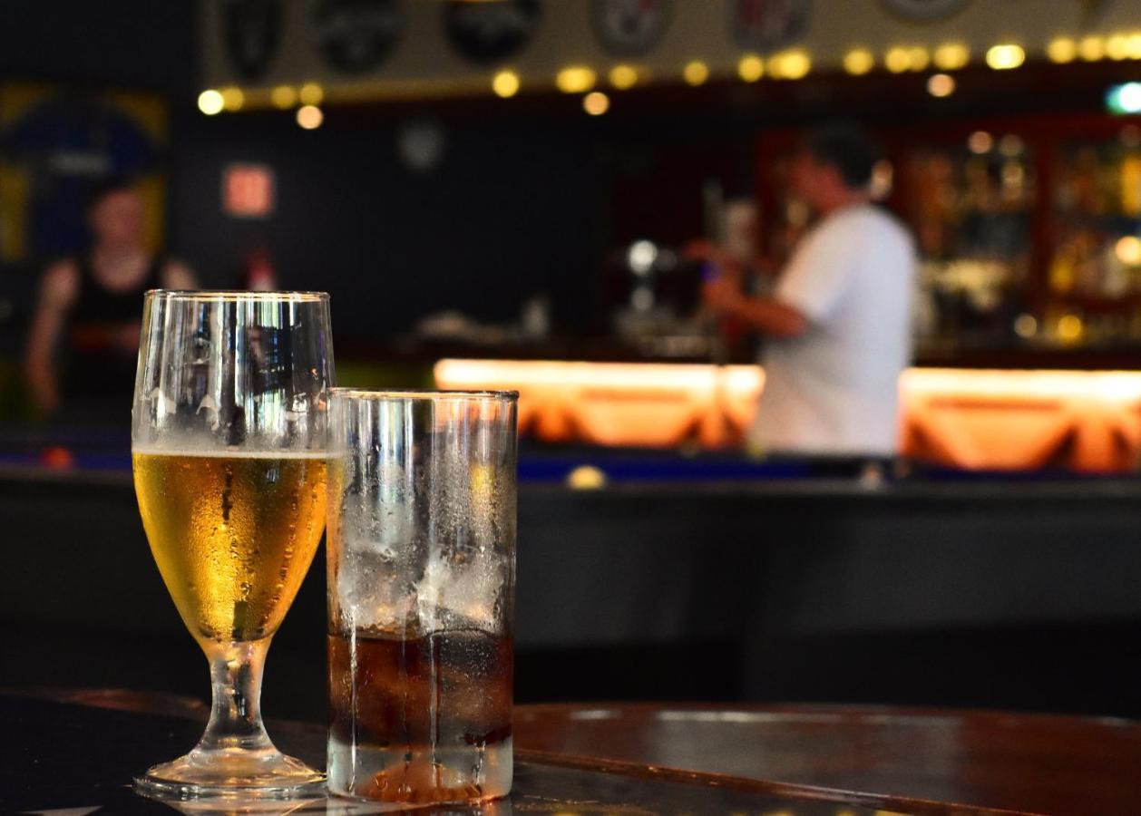 Grand Sunset Princess Playa del Carmen Esterno foto Beer at a bar