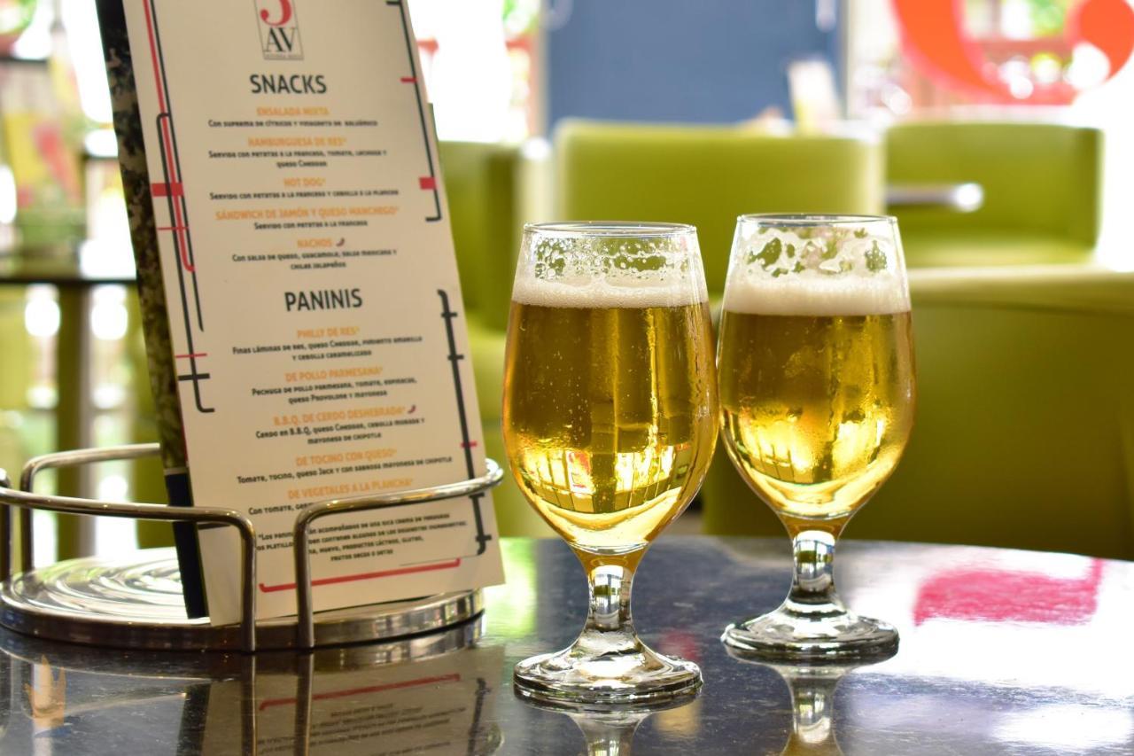 Grand Sunset Princess Playa del Carmen Esterno foto Beer in tulip glasses
