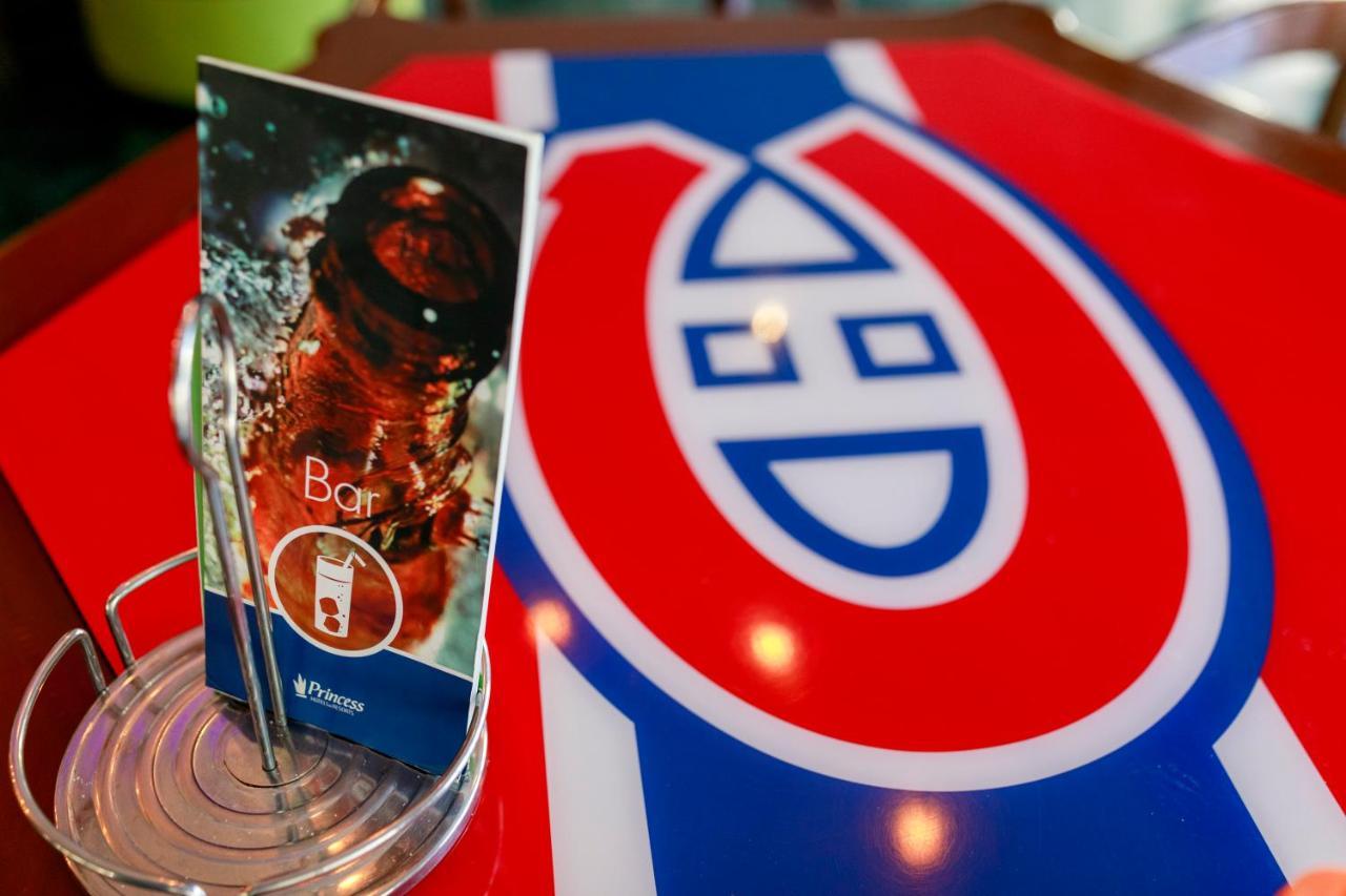 Grand Sunset Princess Playa del Carmen Esterno foto A Molson Canadian draft beer tap at a restaurant in Montreal