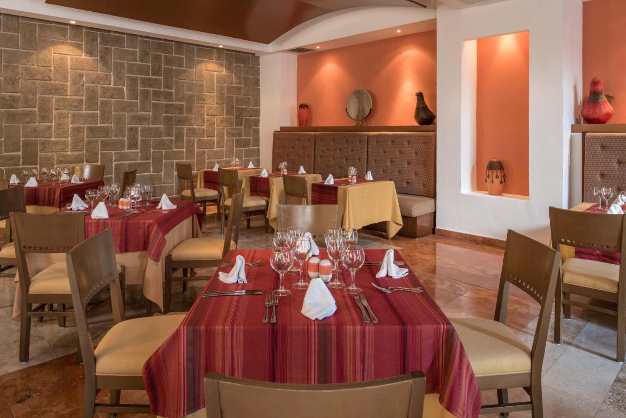Grand Sunset Princess Playa del Carmen Esterno foto Restaurant at the hotel
