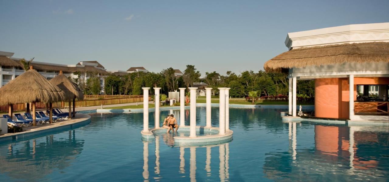 Grand Sunset Princess Playa del Carmen Esterno foto Pool at the Grand Palladium Resort