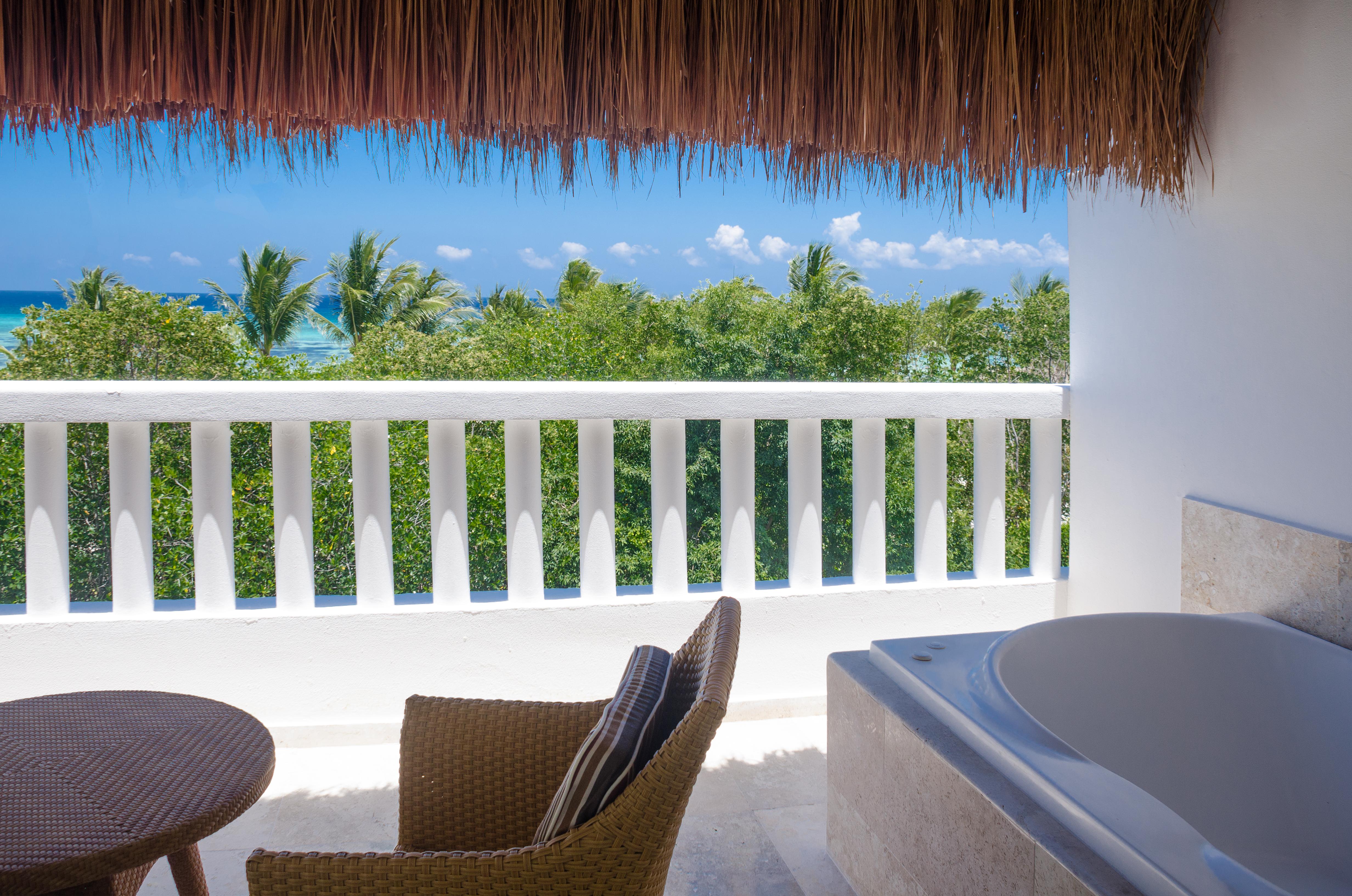 Grand Sunset Princess Playa del Carmen Esterno foto A view from a room at the Grand at Moon Palace