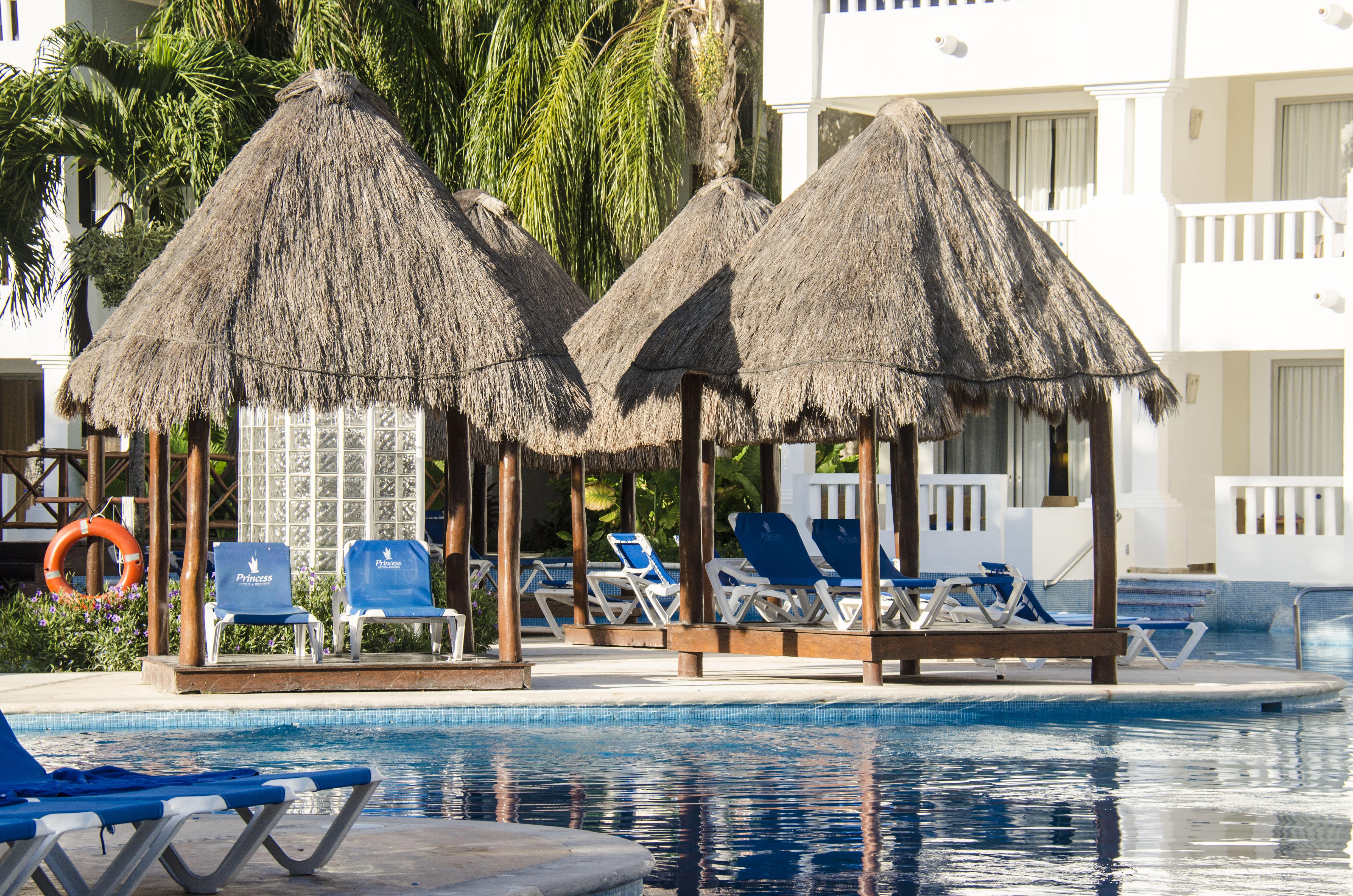 Grand Sunset Princess Playa del Carmen Esterno foto Cabanas at the pool